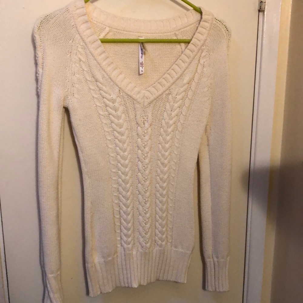 Aeropostale knitted white long sleeve shirt